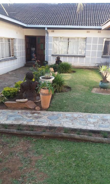 Bulawayo Bed & Breakfast | Tshulu Tsha Nabe B&B