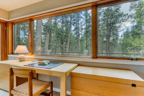 Black Butte Ranch House | Unique & secluded forest home with pool hot tubs tennis sauna & basketball