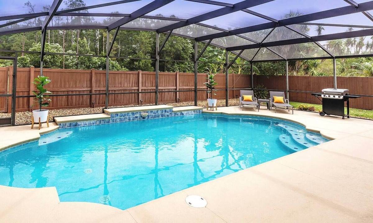 Indian Wells House | Vacation Home 3 beds 2 bathrooms 5 miles to Disney Springs. 7 Minutes to Disney