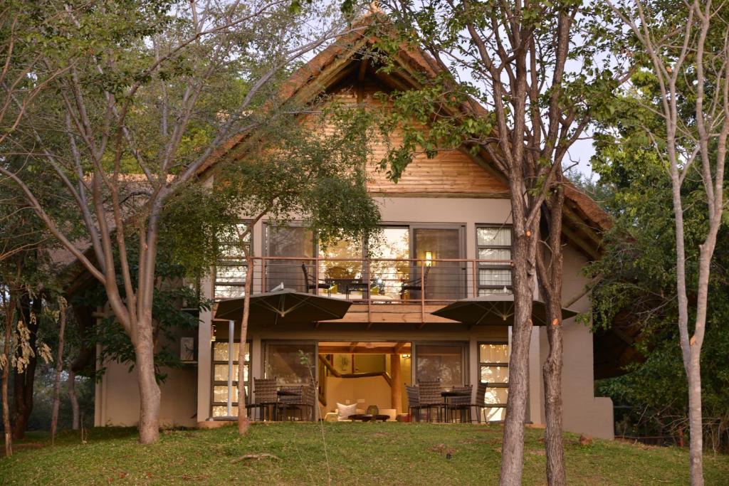 Victoria Falls Hotel | Victoria Falls Safari Suites