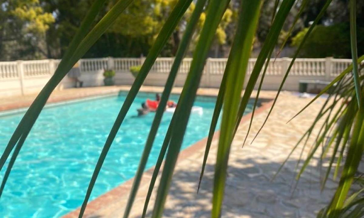 Bulawayo Apartment | Villa Thabiso Deluxe room with pool access - 2171