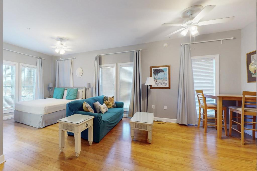 Seacrest Beach Apartment | Village of South Walton EB211