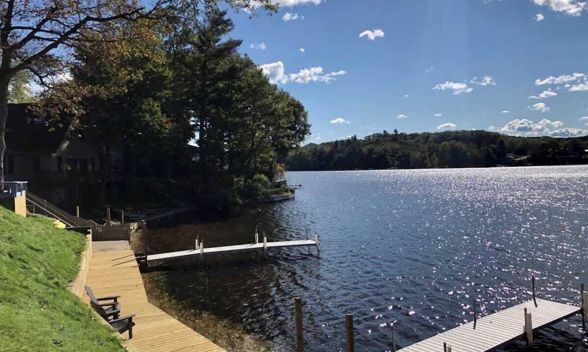 Newaygo Cottage | Waterfront Resort Kayaks, Bikes, Docks, BBQ