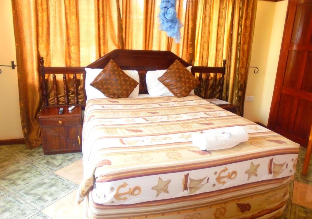 Livingstone Cabin | White Rose Lodge