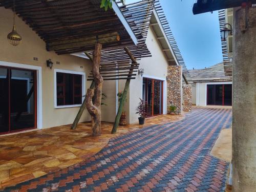 Victoria Falls House | Wild Haven Lodge
