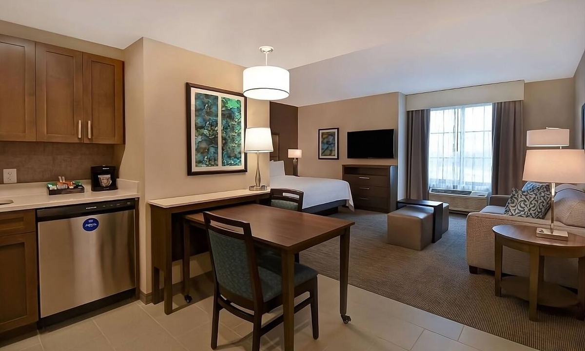 Florida Central Atlantic Coast Hotel | Winter Garden Getaway! Full Kitchen, Swimming Pool, Pets Allowed!