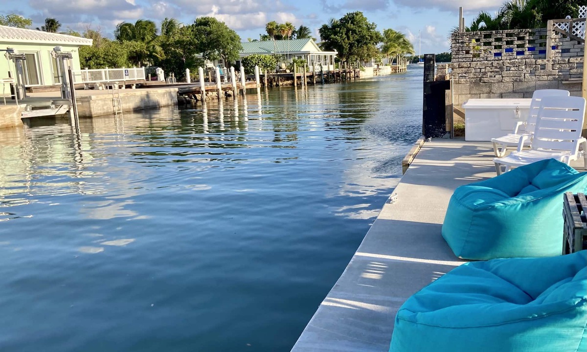 Marathon House | Wow! Deep Water Canal, Swimspa Pool, Kayaks, Walk to Ocean Front Tiki Bar!