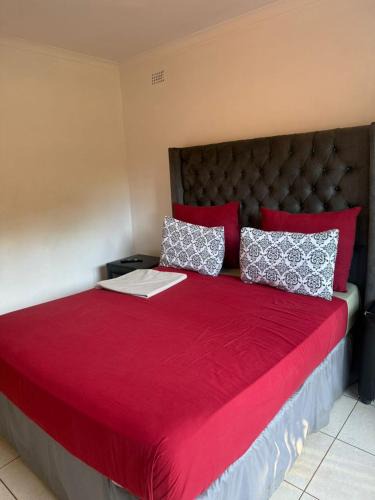 Ryelands Hotel | Zim Safari Guest Lodge