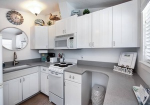 Anna Maria Beach Cottage 110B Updated studio beach cottage, steps to the sand!