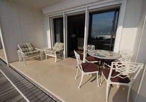 Edgewater House - Ocean Front Units With Spectacular Views!