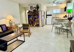 Lovely 2 BR &1 BA in downtown king William riverwalk convenient area