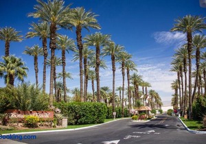 Palm Springs Camping Resort Cottage 1