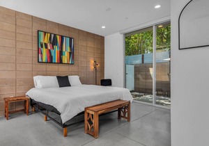 Showstopper Mid-Century Modern Palm Desert Condo, Walkable To Shops & Eateries!