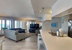 Surf Dweller #501 - Beachfront Condo w/Gulf views, Pool Access