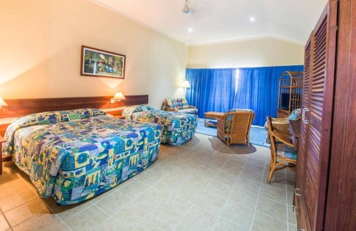 Madang Hotel | Kalibobo Village