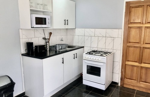 Glen Lorne Apartment | 1 bed apartment in Mount Pleasant Heights - 2014