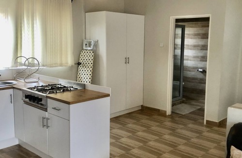 Glen Lorne Apartment | 1 bed apartment in Mount Pleasant Heights - 2013