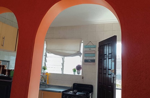Harare Apartment | 1 Bed Flat - Sleeps 2 - Parking - Wifi
