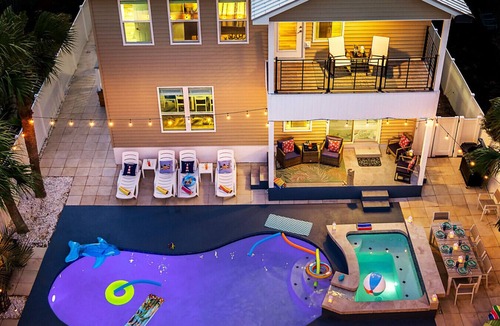 Crystal Beach Villa | #1 Destin home, Saltwater spa & pool, Beach@2min walk, Golf cart