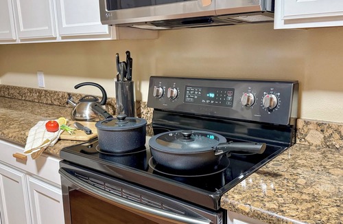 West Bradenton House | 10 min to Beach, Peloton, Game Room, King Bed