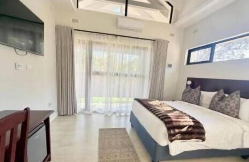Harare East Cabin | 19 on Bay Noakes Boutique Hotel