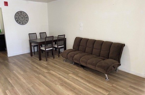 Green River Apartment | 2-bed 2-bath family friendly apt in lovely Green River will sleep 7.