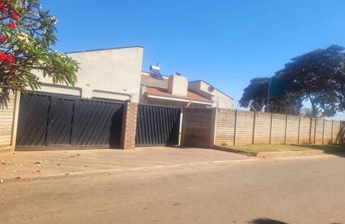 Harare Apartment | 2 Bed Cottage close to Westgate Shopping Centre