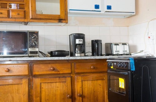 Harare Apartment | 2-bed Gem in Central Harare Sleeps 5