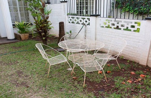 Harare Apartment | 2-bed Gem in Central Harare Sleeps 5