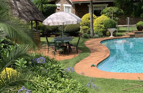 Greendale Cottage | 2 bedroom cottage in the leafy suburb of Greendale