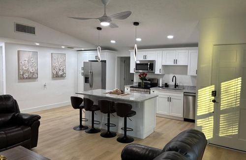 Gulf Gate Estates House | 2-bedroom house in awesome Sarasota with AC