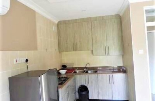 Harare Apartment | 2 bedroomed apartment with en-suite and kitchenette - 2066