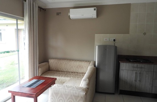 Harare Apartment | 2 bedroomed apartment with en-suite and kitchenette - 2069