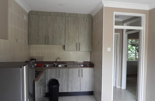 Harare Apartment | 2 bedroomed apartment with en-suite and kitchenette - 2071