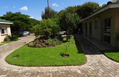 Harare Apartment | 2 bedroomed apartment with en-suite and kitchenette - 2071