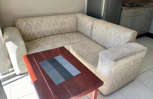Harare Apartment | 2 bedroomed apartment with kitchenette - 2068