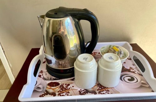 Harare Apartment | 2 bedroomed apartment with en-suite and kitchenette - 2064