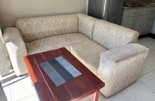 Harare Apartment | 2 bedroomed apartment with kitchenette - 2068
