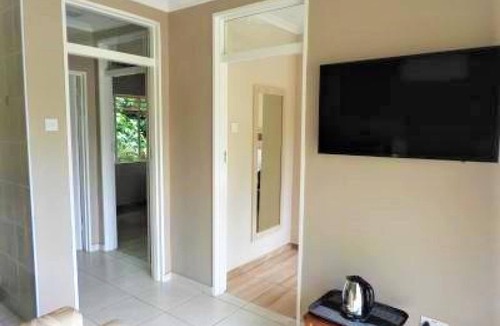 Harare Apartment | 2 Bedroomed Apartment With En-suite and Kitchenette - 2067