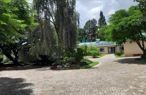 Harare Apartment | 2 Bedroomed Apartment With En-suite and Kitchenette - 2068