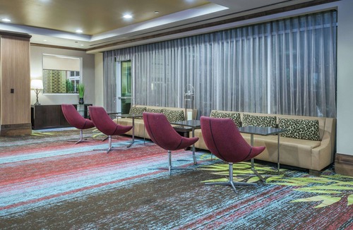 Far North Central Hotel | 2 Inviting Rooms Designed for Family Adventures Around San Antonio Landmarks