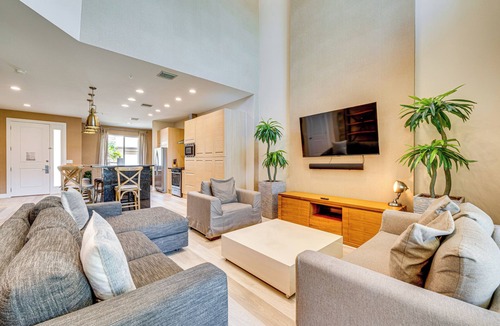 Florida Central Atlantic Coast Apartment | < 2 Mi to WDW Attractions: Luxe Family Getaway!