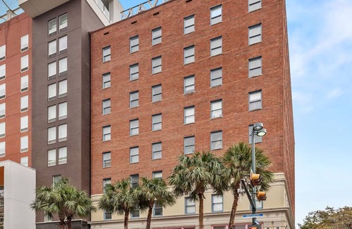 Downtown San Antonio Apartment | 2 Units | Family Stay w/Modern Amenities | Near Top Landmarks