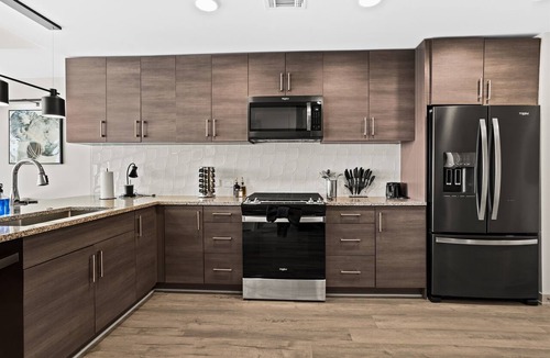 Peachtree Center Apartment | 20th-Floor Luxury 1BR | Skyline Views, Pool, Walk to Mercedes-Benz Stadium