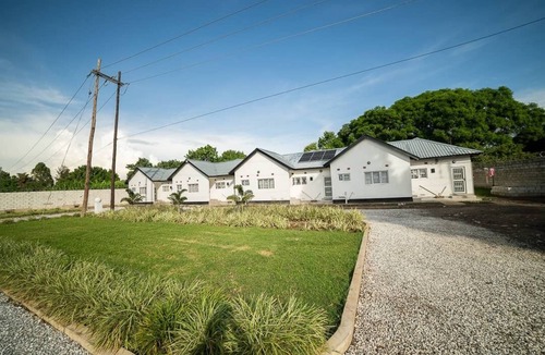 Lusaka Apartment | 24/7 Solar Power| Wi-Fi| 5 mins to East Park Mall Safe