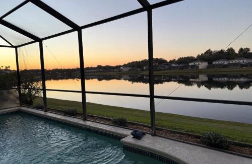 Sunset Lakes House | 2989 - Flamingo Farmhouse