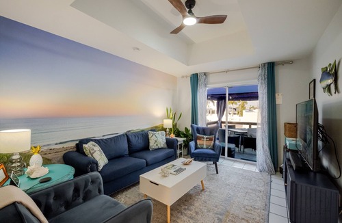 Saint Armands Key Apartment | 2BR Beachy Speakeasy In St Armand's w/Rooftop Deck. Walk to Lido Beach