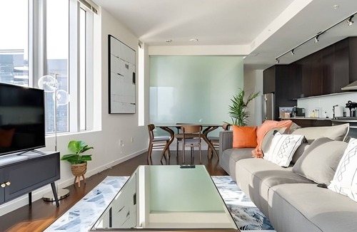 West Bellevue Apartment | 2BR+Den Penthouse | Bellevue | Sophari Towers F