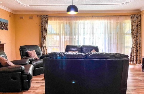 Gweru Apartment | 3 bed Cozy Homestay for Groups in Lundi Park - 2292