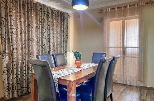 Gweru Apartment | 3 bed Cozy Homestay for Groups in Lundi Park - 2292